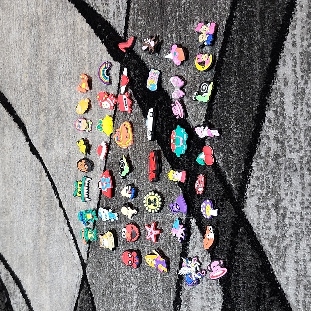 NEW UNISEX RANDOM 48 PC. CROC CHARMS BUNDLE